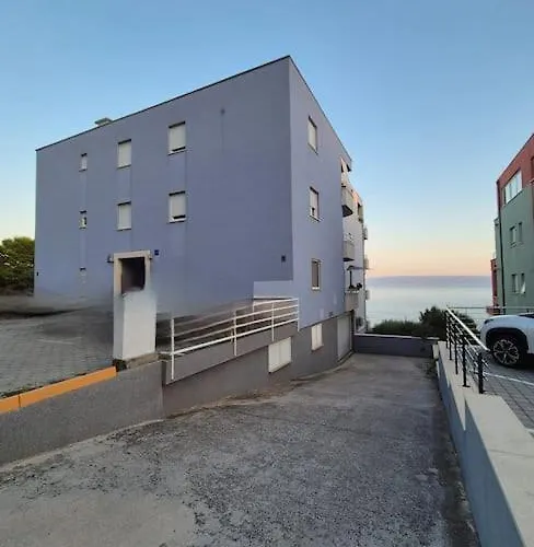 St Damian Sea View Apartament *